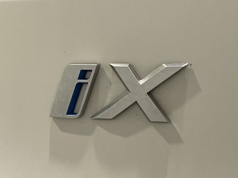 Used 2024 BMW iX xDrive50 w/ Sport Package AWD/4WD image 24