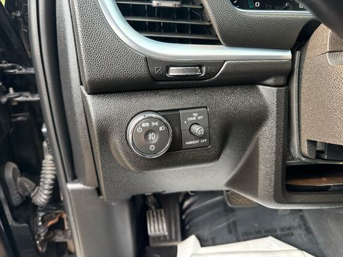 Used 2017 Chevrolet Traverse LT AWD/4WD image 20