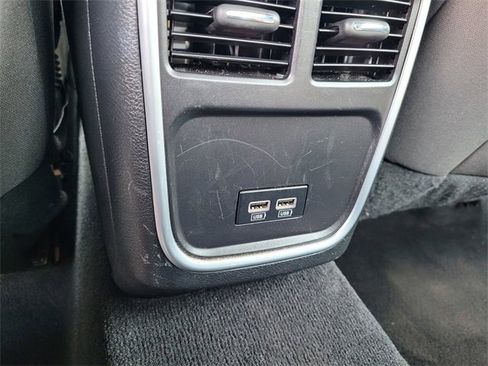 Used 2022 Dodge Charger SXT image 10