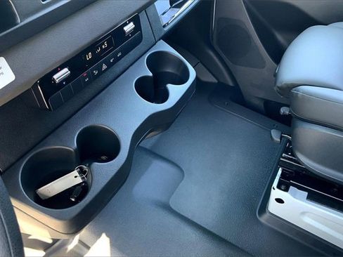 Used 2024 Mercedes-Benz Sprinter 2500 image 12