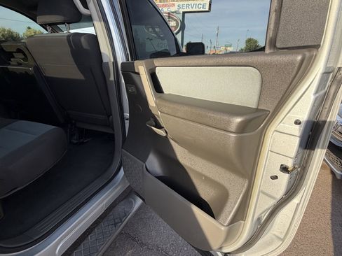Used 2006 Nissan Titan XE RWD image 9