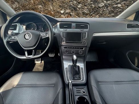 Used 2017 Volkswagen Golf Alltrack S image 13