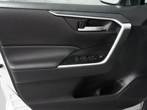 Certified 2025 Toyota RAV4 XLE AWD/4WD image 30