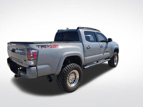 Used 2021 Toyota Tacoma TRD Sport w/ TRD Premium Sport Package image 3