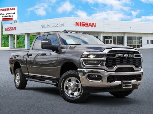 Used 2026 RAM 2500 Tradesman AWD/4WD image 1