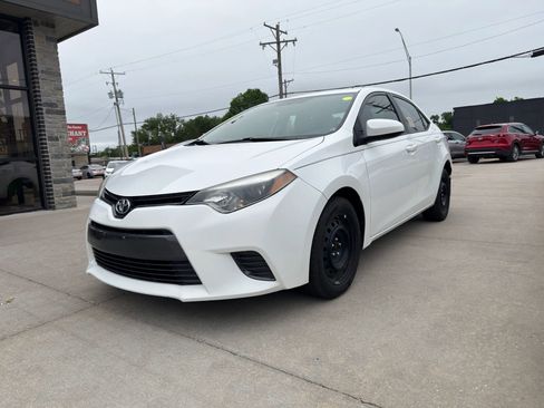 Used 2016 Toyota Corolla LE FWD image 1