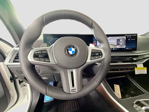New 2026 BMW X5 M60i w/ Climate Comfort Package image 11