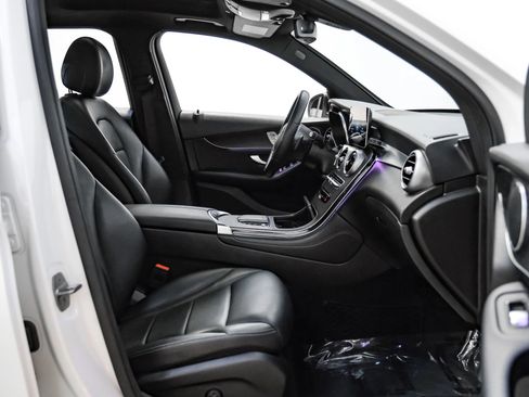 Used 2020 Mercedes-Benz GLC 300 w/ Parking Assistance Package image 20
