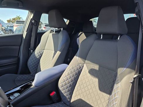 Used 2022 Toyota C-HR XLE FWD image 16