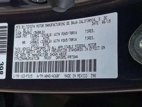 Used 2018 Toyota Tacoma TRD Off-Road AWD/4WD image 26