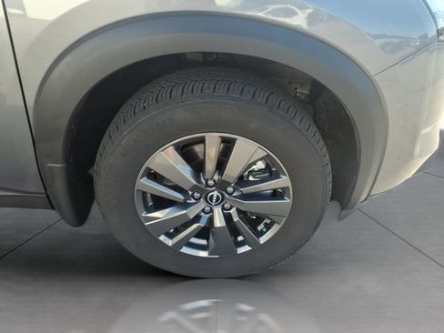 Used 2025 Nissan Pathfinder S AWD/4WD image 29
