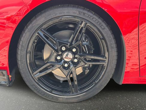 Used 2025 Chevrolet Corvette Stingray Preferred Cpe w/ Battery Protection Package RWD image 12