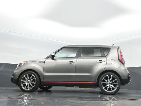 Used 2019 Kia Soul ! FWD image 14