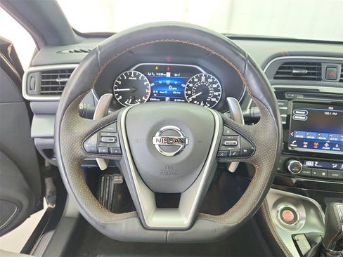 Used 2022 Nissan Maxima SR image 17