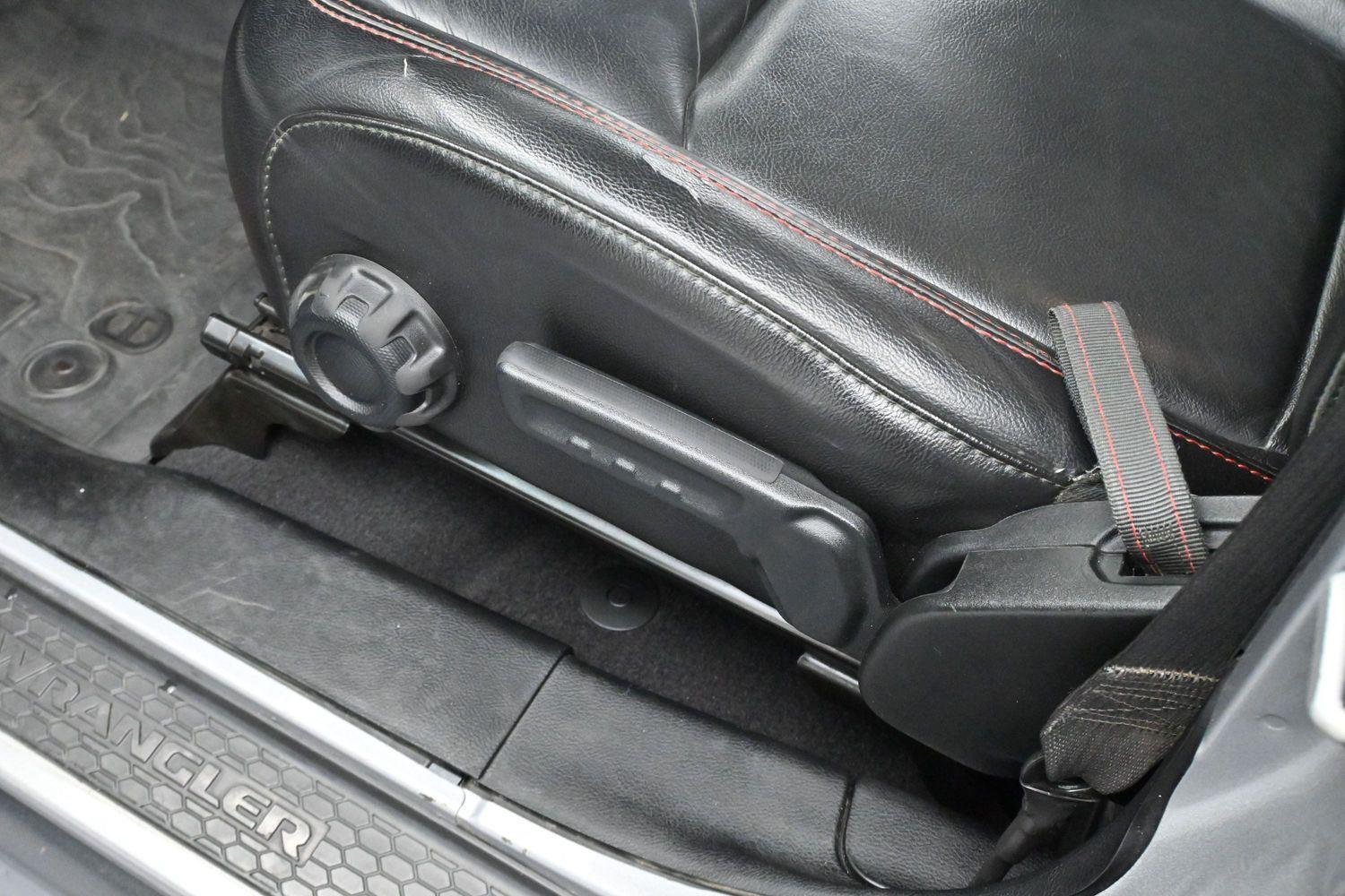 Used 2020 Jeep Wrangler Unlimited Rubicon AWD/4WD image 14