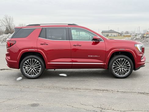 New 2026 GMC Terrain Denali w/ LPO, Floor Liner Package image 2