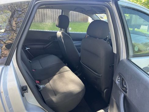 Used 2007 Ford Focus SE FWD image 9
