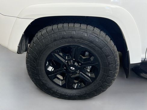 Used 2024 Toyota 4Runner SR5 RWD image 33