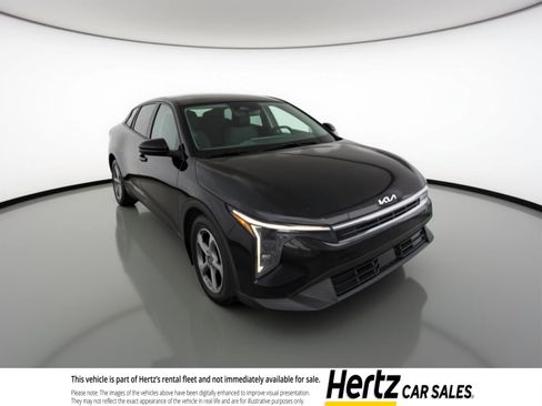 Used 2025 Kia K4 LXS image 1