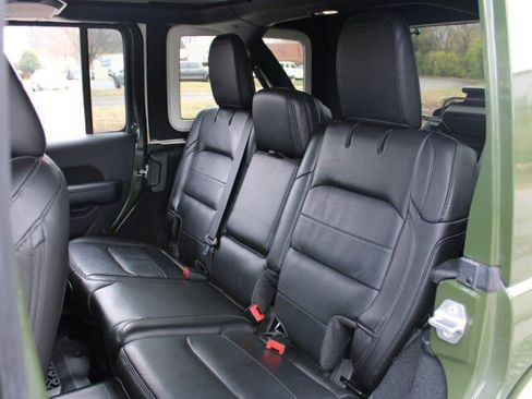 Used 2020 Jeep Wrangler Unlimited Sahara image 24