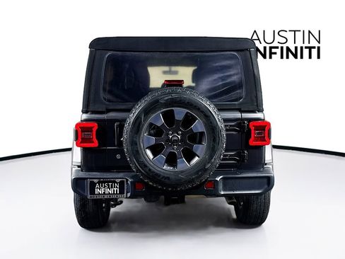 Used 2018 Jeep Wrangler Unlimited Sahara image 6
