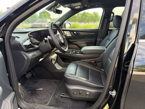 Used 2026 Buick Enclave Avenir w/ Super Cruise Package AWD/4WD image 10