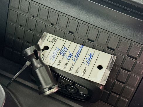 Used 2025 Ford Expedition Active AWD/4WD image 25