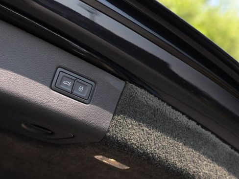 Used 2023 Bentley Bentayga Speed image 40