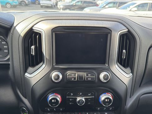 Used 2023 GMC Sierra 3500 Denali image 18