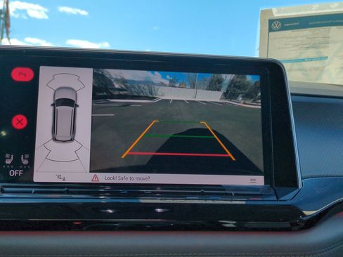 New 2026 Volkswagen Atlas Peak Edition image 13