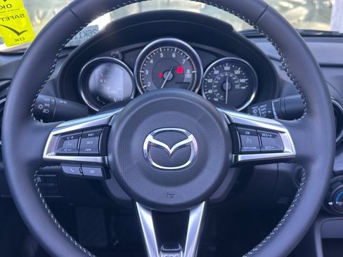 Used 2022 MAZDA MX-5 Miata Sport RWD image 21