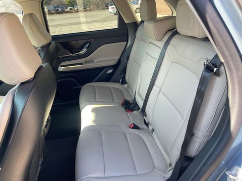 New 2026 Lincoln Corsair Premiere image 23