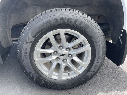 Used 2019 Chevrolet Silverado 1500 RST AWD/4WD image 27