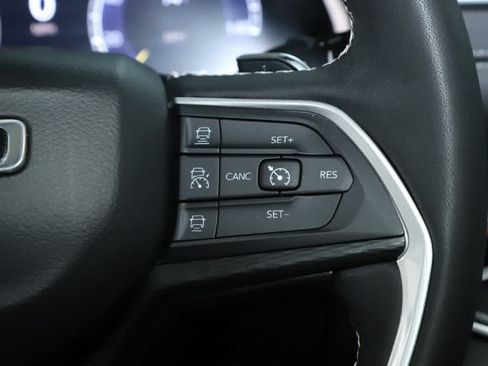 Used 2023 Jeep Grand Cherokee Altitude AWD/4WD image 23
