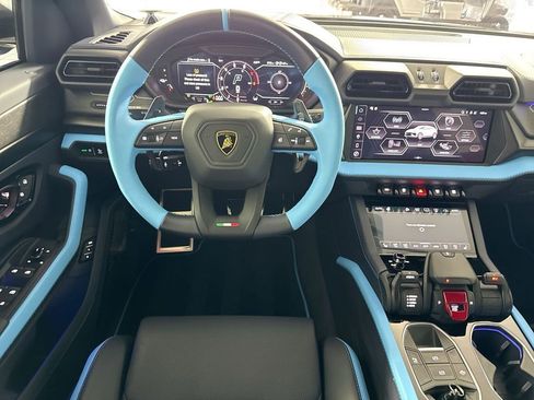 Used 2025 Lamborghini Urus SE image 17