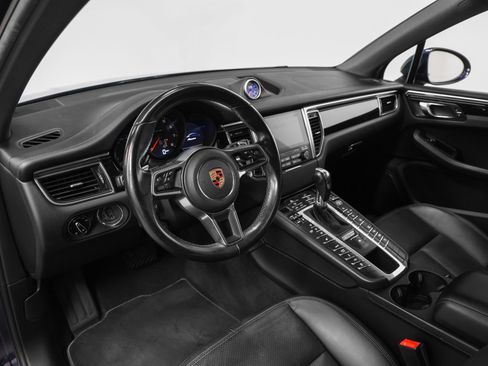 Certified 2018 Porsche Macan Sport Edition AWD/4WD image 43