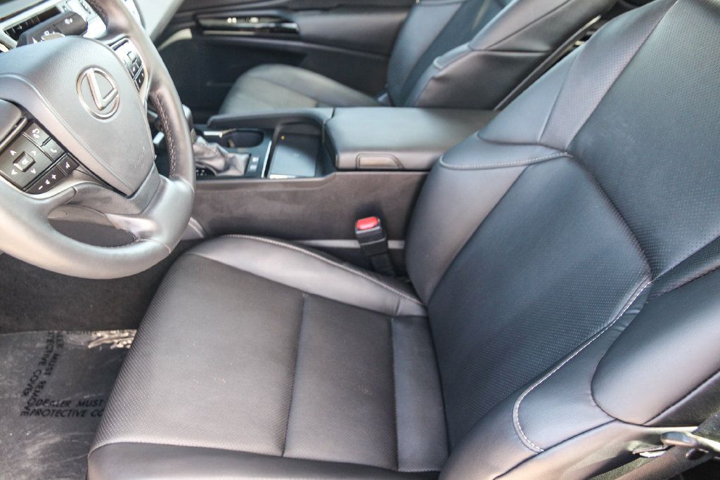 Certified 2025 Lexus ES 300h w/ Premium Package FWD image 19