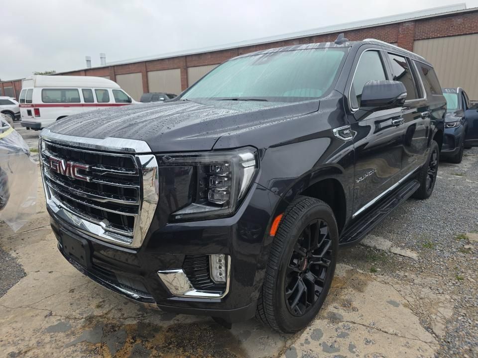 Used 2023 GMC Yukon XL SLT w/ SLT Premium Package AWD/4WD image 1
