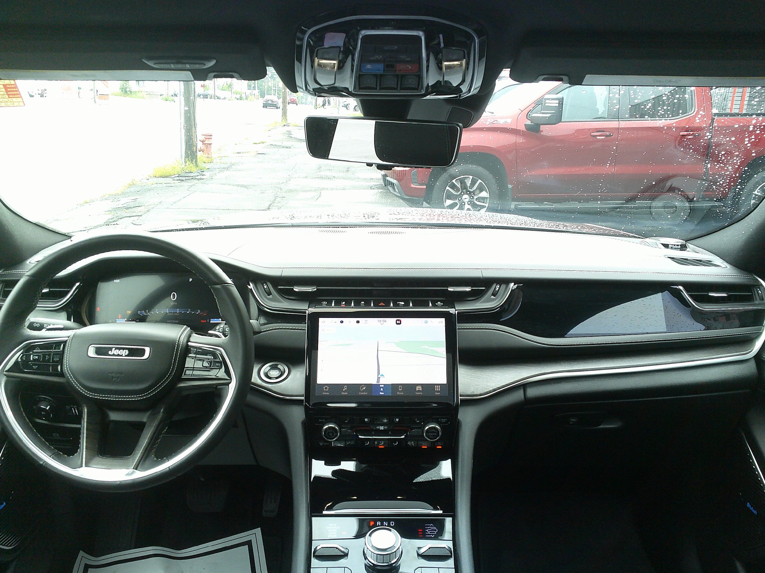 Used 2022 Jeep Grand Cherokee Overland w/ Luxury Tech Group IV AWD/4WD image 20
