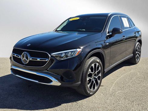 Used 2025 Mercedes-Benz GLC 350e 4MATIC image 7