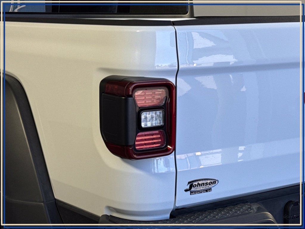 Certified 2026 Jeep Gladiator Mojave AWD/4WD image 13