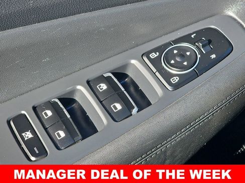 Used 2020 Hyundai Santa Fe SE image 28