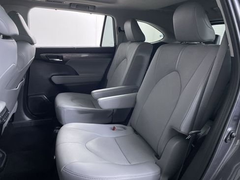 Used 2021 Toyota Highlander Platinum image 22
