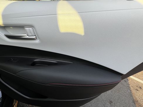 Used 2025 Toyota Corolla SE image 38