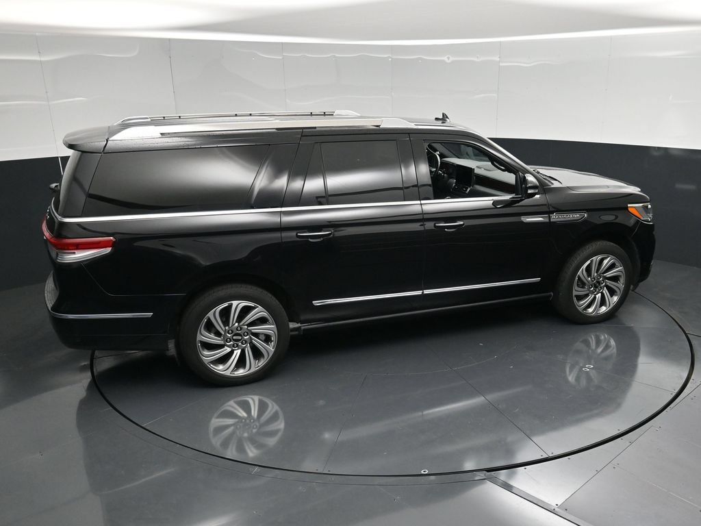 Used 2022 Lincoln Navigator L Reserve AWD/4WD image 53