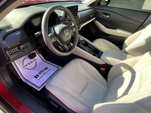 Used 2023 Honda Accord EX image 31