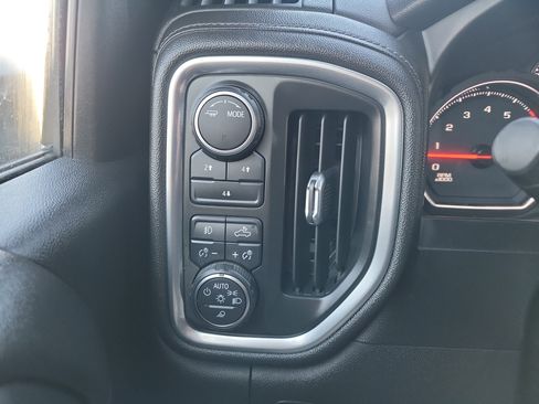 Used 2020 Chevrolet Silverado 2500 LT w/ All Star Edition image 29