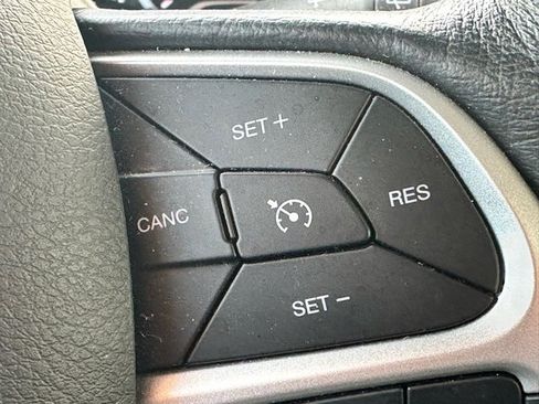 Used 2023 Jeep Renegade Altitude w/ Convenience Group I image 12