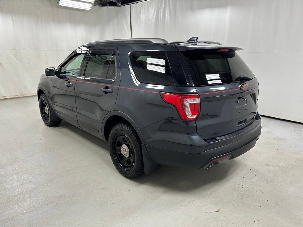 Used 2017 Ford Explorer XLT w/ Equipment Group 202A AWD/4WD image 7