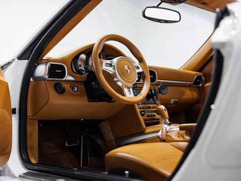 Used 2011 Porsche 911 Turbo S image 22